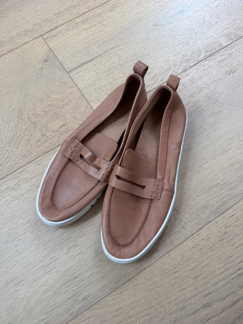 Vionic Uptown Loafer - Picture 2 of 3